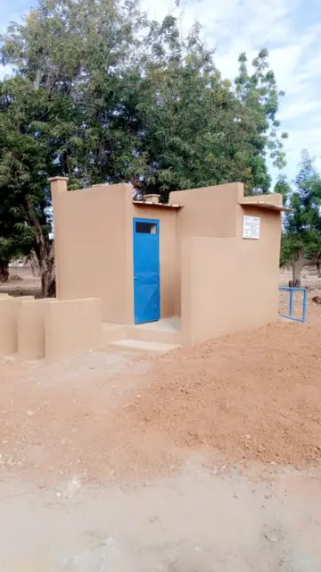 Construction de latrines et blocs sanitaires à Rapadama – photo 6